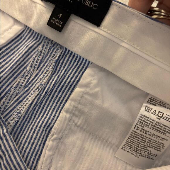 Banana Republic Blue & White Striped Bermuda shorts Sz 4 - Picture 5 of 5